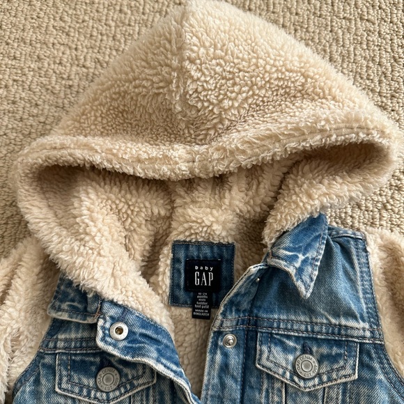 Baby Gap denim and fleece jacket - Picture 3 of 6